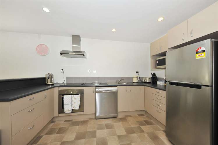 2/63 Brockworth Place Riccarton_6