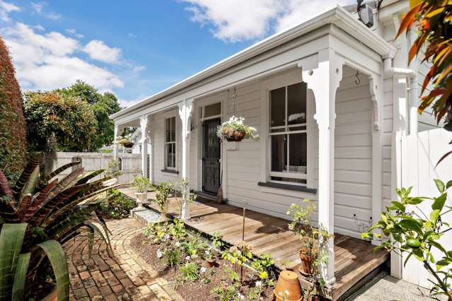 Villa Charm in the Heart of Ellerslie