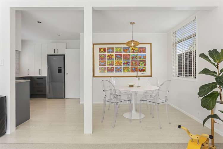 2/25a Beach Road Te Atatu Peninsula_10