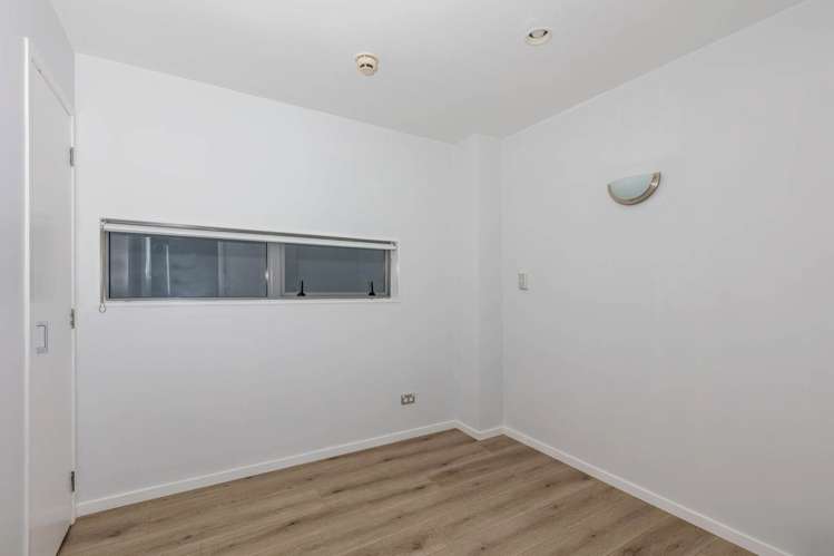 1005/17 Vogel Lane Auckland Central_9