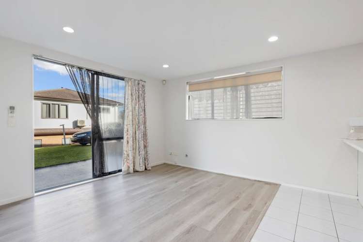 2/235 Titirangi Road_0