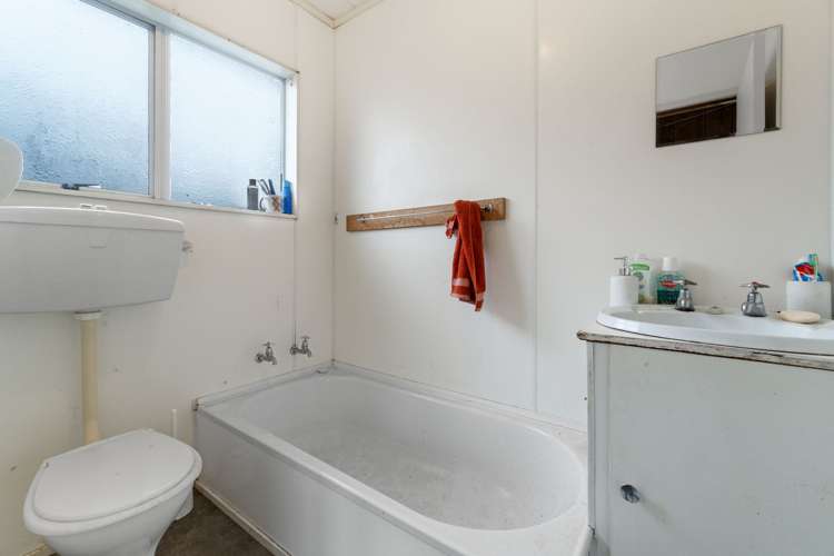 7 James Avenue Pukemiro_9