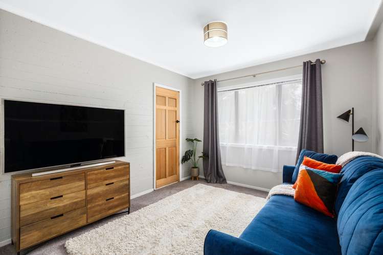 2 Pohue Grove Stokes Valley_28