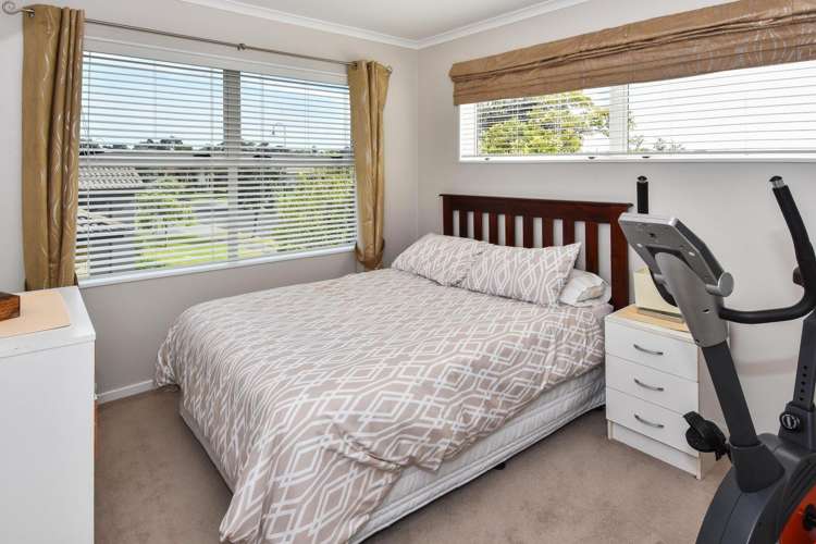 39 Stranraer Crescent Wattle Downs_24