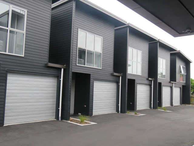 8/100 Knighton Road Hillcrest_3