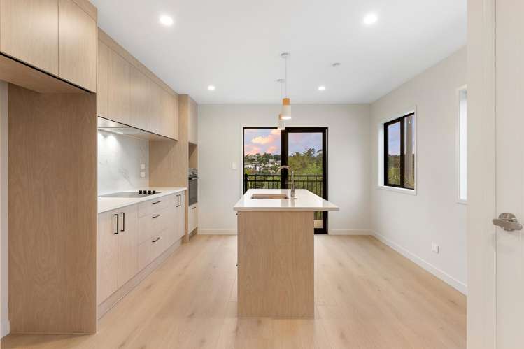 27 Awhi Lane Massey_10