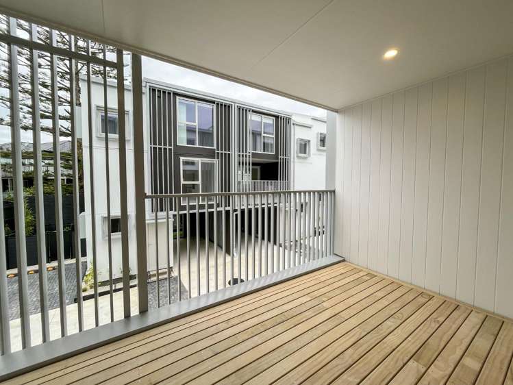 10/9 Aeroview Drive 1603_14