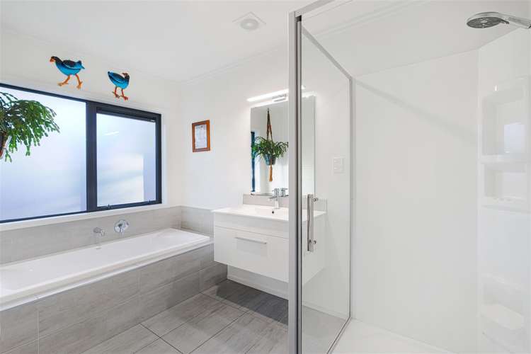 136 Rowses Road Aranui_13