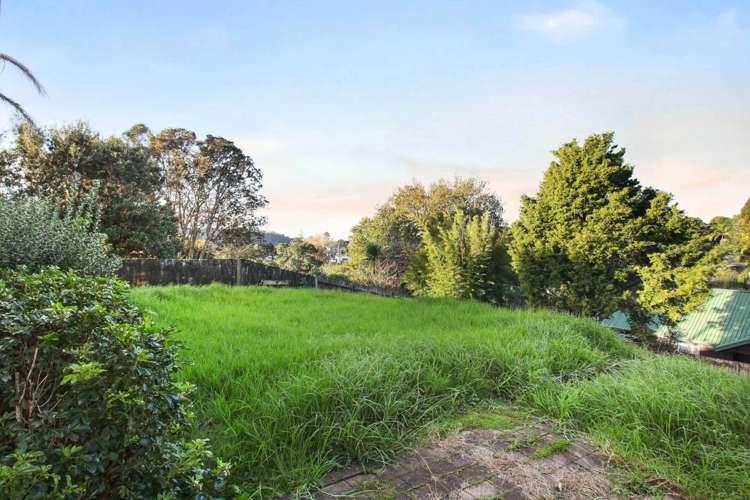 13 Valerie Crescent Okura_12