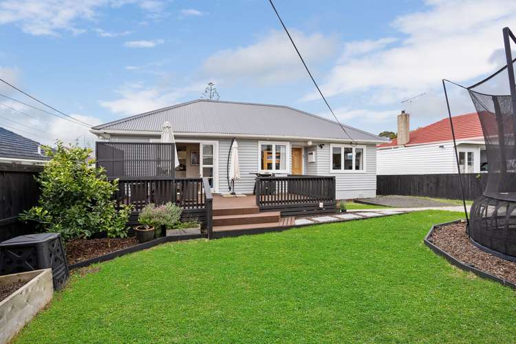 1/63 Lancaster Road Beach Haven_13