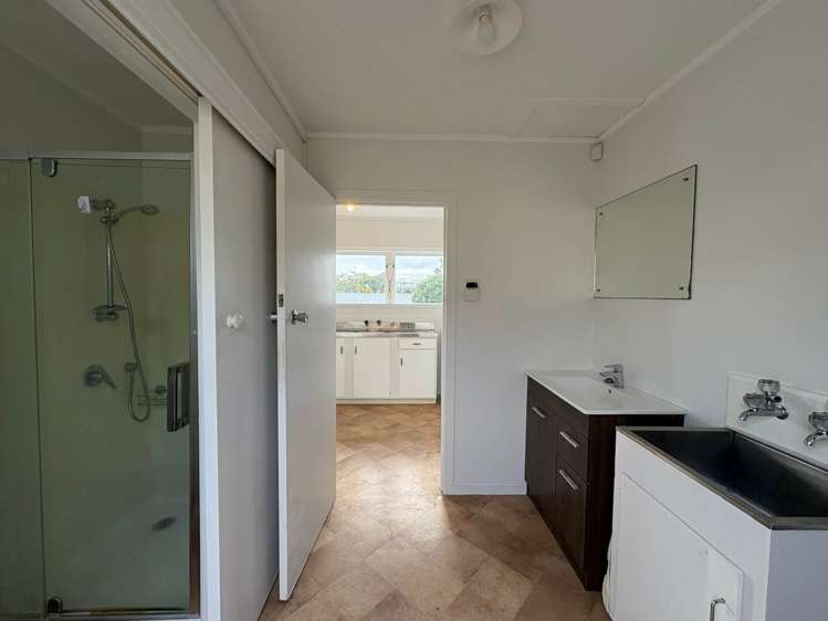 62a Mcleod Road Te Atatu South_7