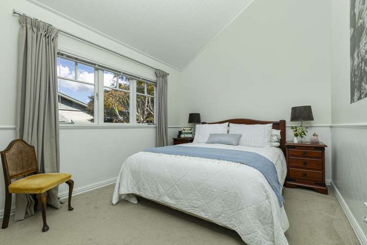 47 Lake Road Devonport_12