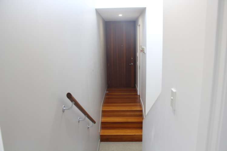  B/2 Leslie Street Wadestown_5