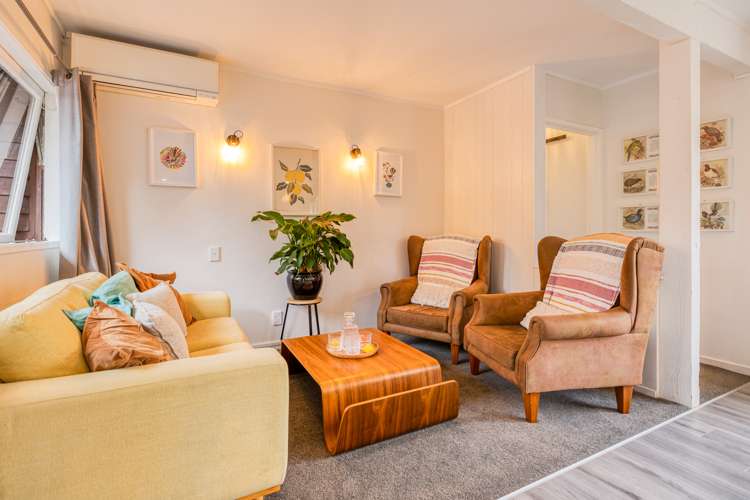 279 Royal Road Massey_8