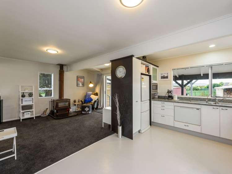 14 Goldie Place Waikanae Beach_1