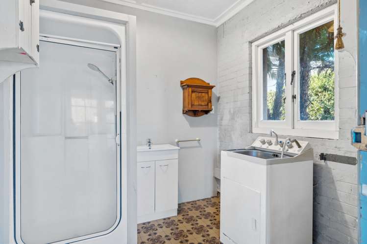 8 Annandale Avenue Takaro_23