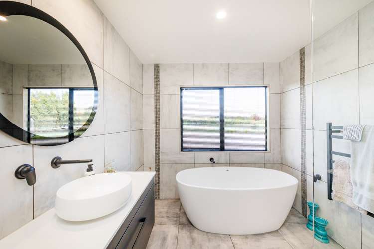 63 Polson Hill Drive Aokautere_23