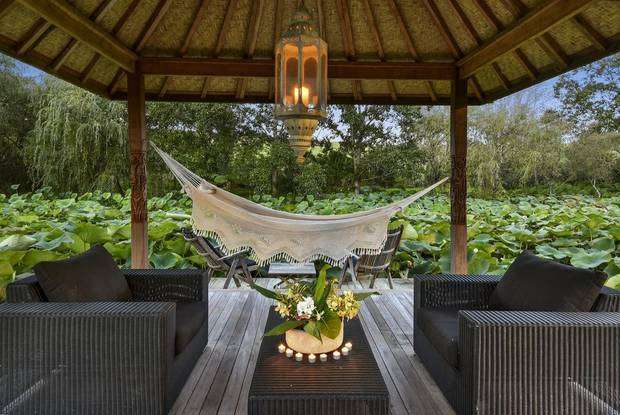 The instagram worthy outdoor area at Lotus Cottage in Matakana