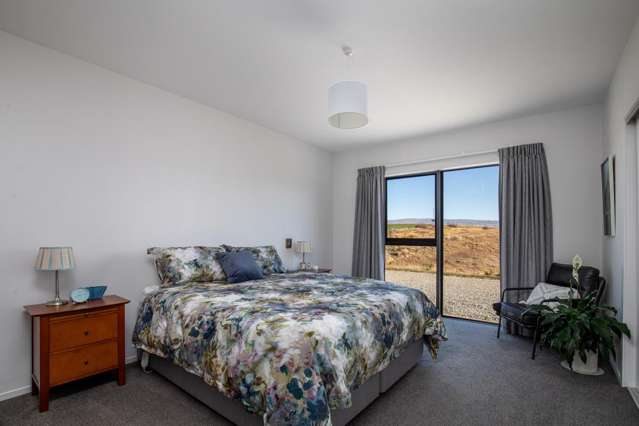 Stylish Country Living with Room to Grow!