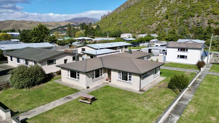 85 Bledisloe Street Kurow_30