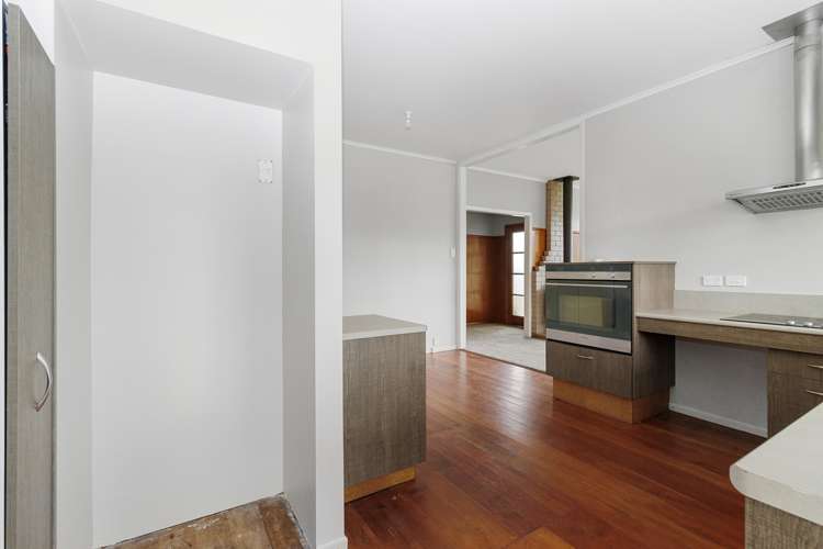 2 Moa Street Piopio_16