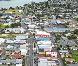 Busy liquor outlet offers bubbly opportunity