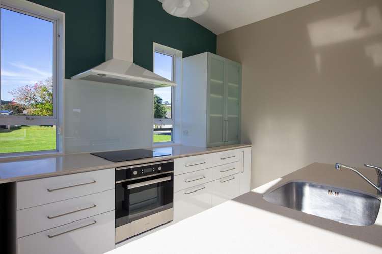 12 Flame Tree Lane Taipa_18