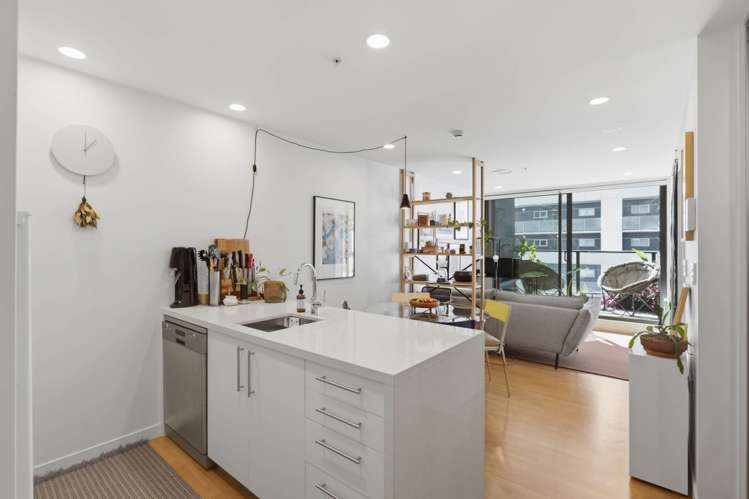 706/438 Queen Street_1