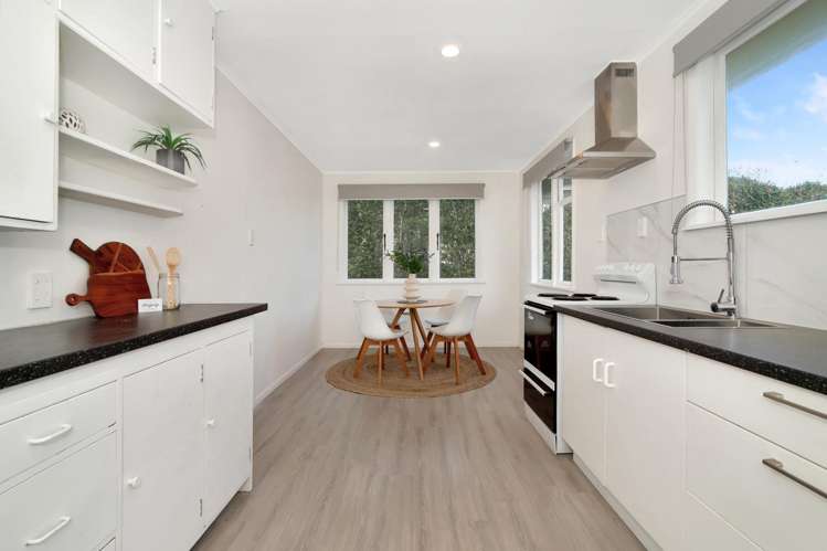 33A Baycroft Avenue_5