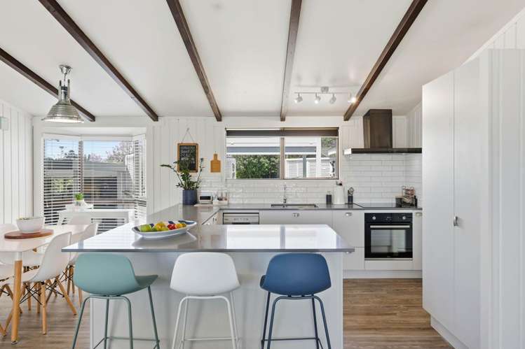 6 Vela Place Clarks Beach_9