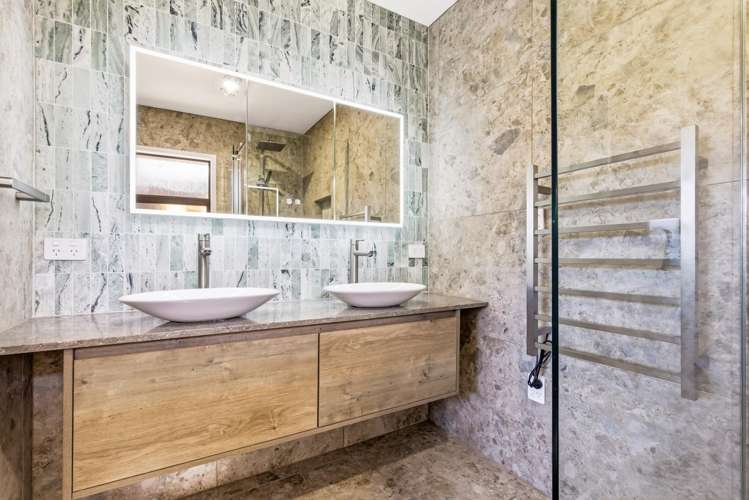 21 Kahurangi Drive Taupo_11
