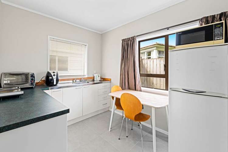 2/46 Shirley Avenue Papakura_6