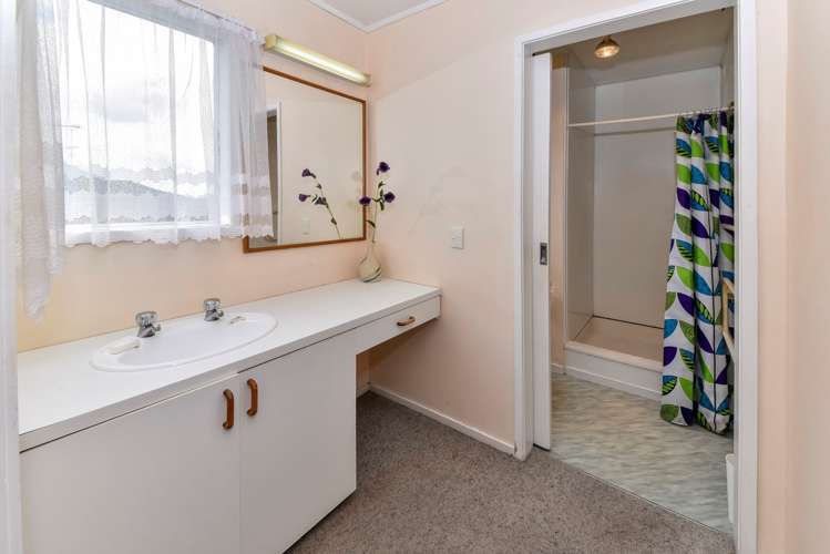 23 Sunningdale Street Wattle Downs_15