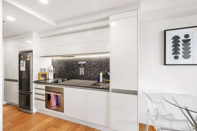 111/10 Lion Place Epsom Central_4