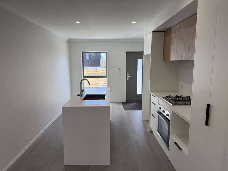 2/50 Forest Lake Road 1066_4