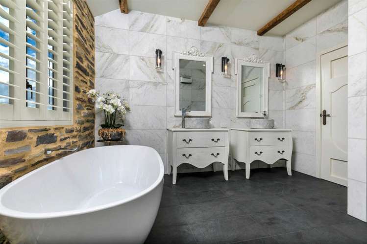 20 Myra Evelyn Grove Dairy Flat_13