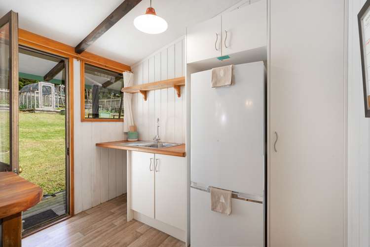 48 Marsh Road Wharehine_17