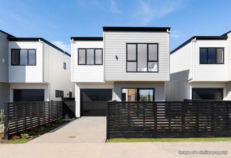 18 Greenbrier Street Westgate_16