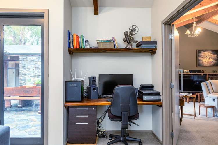 18 River Road Elgin_16