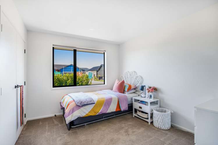 29 Honeyfield Drive Whalers Gate_16