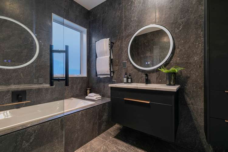 2 Parish Drive Wainui_12