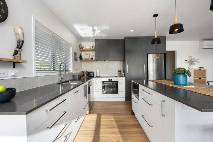 22 De Luen Avenue_5