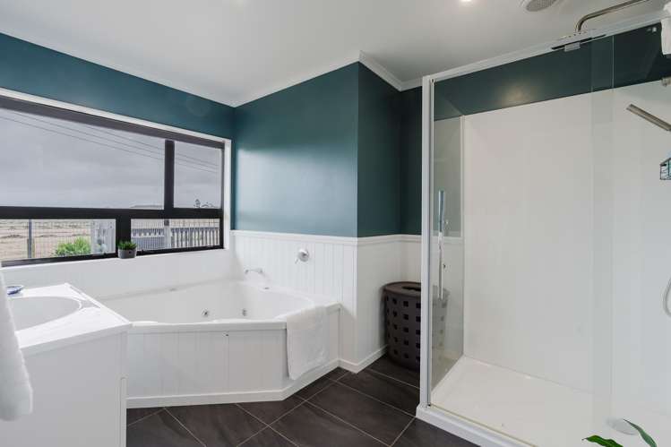 12 Sunny Dale Western Heights_10