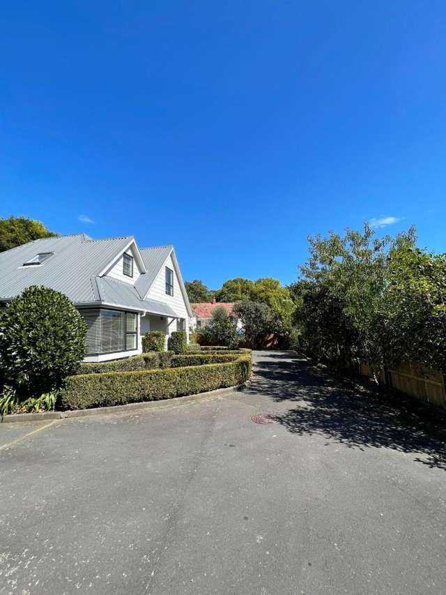 Executive 4-Bedroom Lifestyle Property !! Price reduced $975