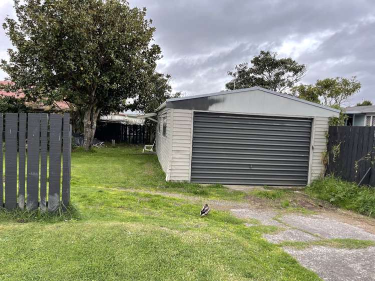 8 Barbary Avenue Kelston_6