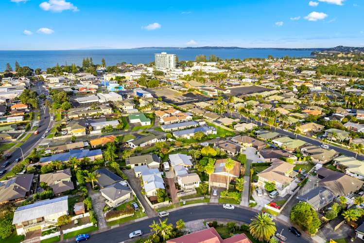 1/7 Lillian Place Orewa_18