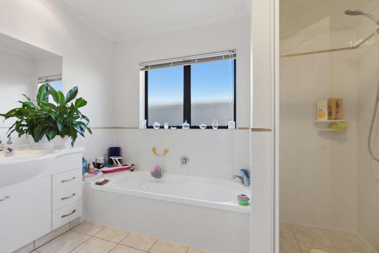 12 Florida Key Papamoa_7
