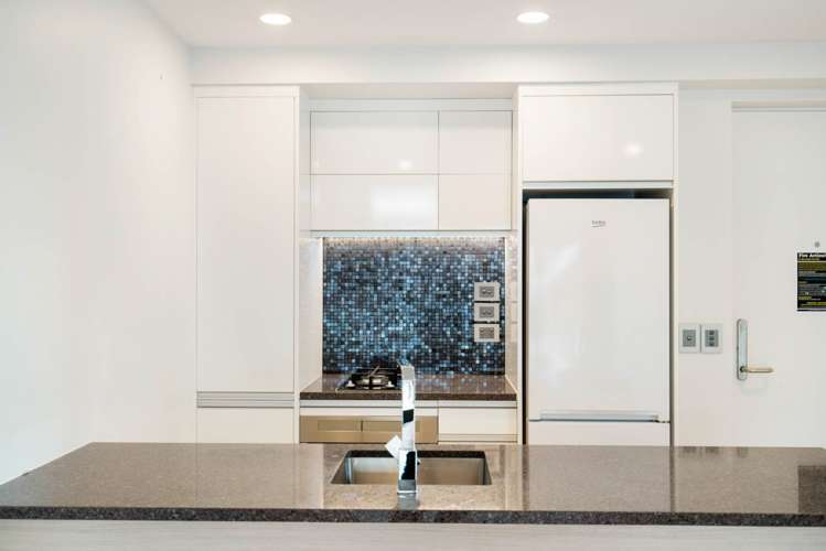 204/10 Lion Place Epsom_7