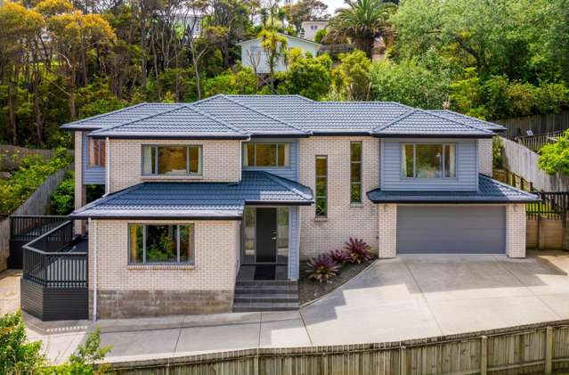 Walk to Rangitoto College - Prime Pinehill Home