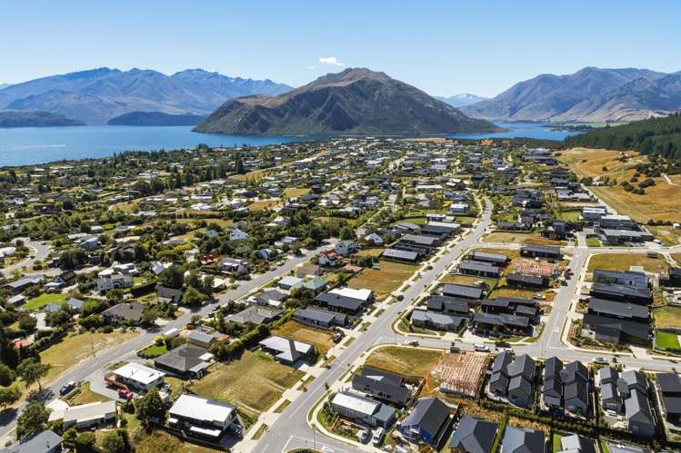 38 and 40 Clearview Street Wanaka_9